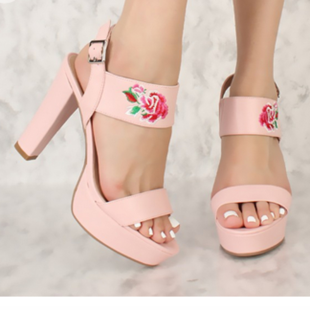 Embroidered Floral Platform Sandals NWT
